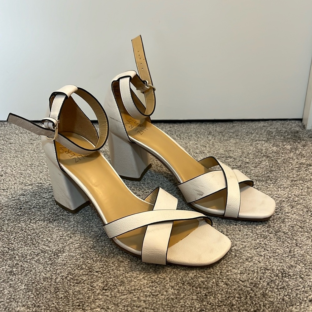Naturalizer ankle strap heel sandals 10W